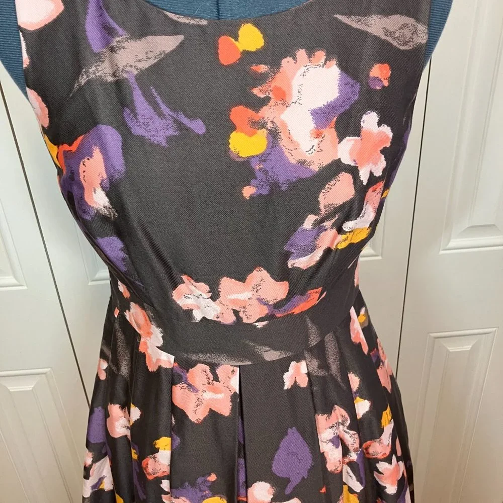 H&M Cotton Fit and Flare Floral Dress Sz 8 - Picture 8 of 8